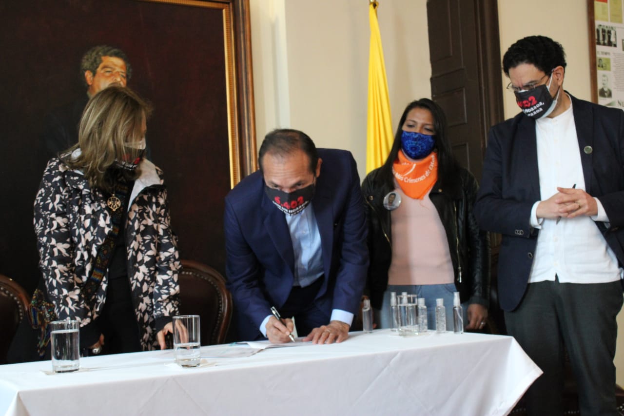 Homenaje a víctimas de falsos positivos