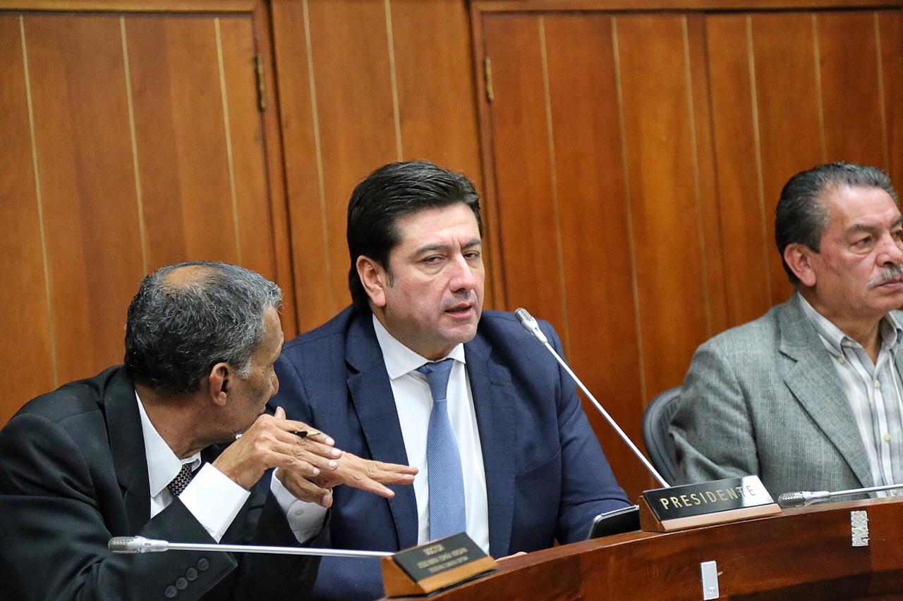 Presidente de la Comisión Séptima, senador Fabián Castillo