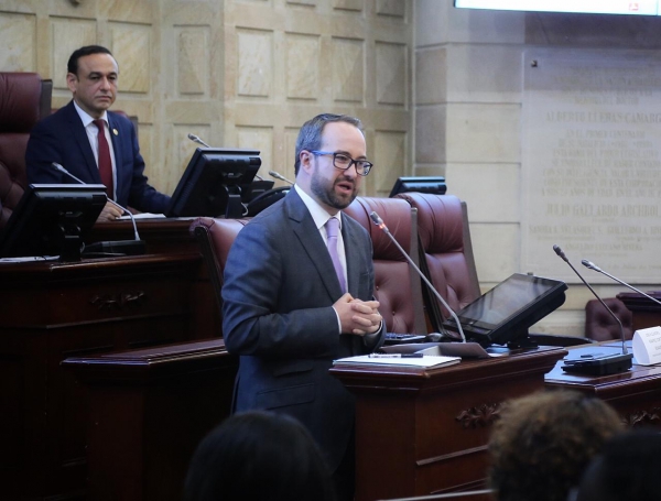 Intervención del senador Ciro Alejandro Ramírez, en audiencia pública sobre los niños. Intervención del senador Ciro Alejandro Ramírez, en audiencia pública sobre los niños.
