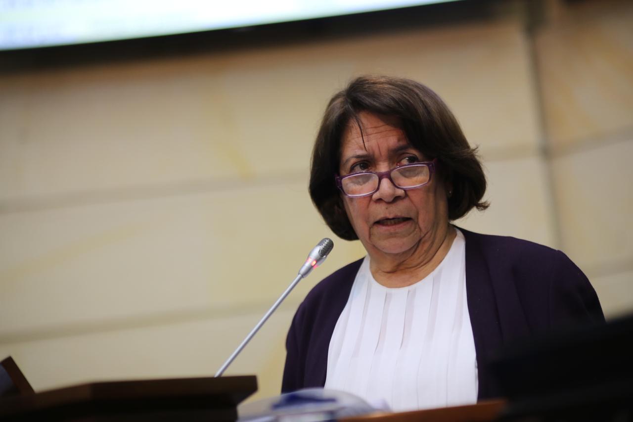 Senadora Aida Avella insiste en que se puede encontrar fuentes alternas de  financiación para el presupuesto