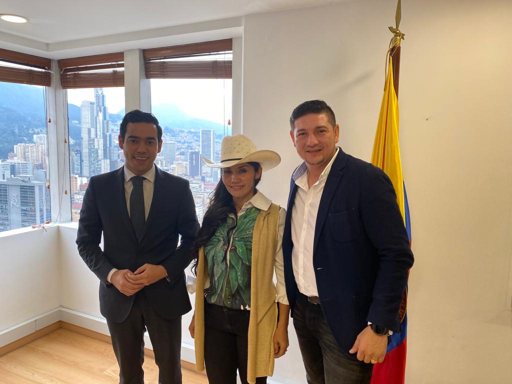 Reunión del senadora Amanda Rocío y el director de DNP, Luis Alberto Rodriguez